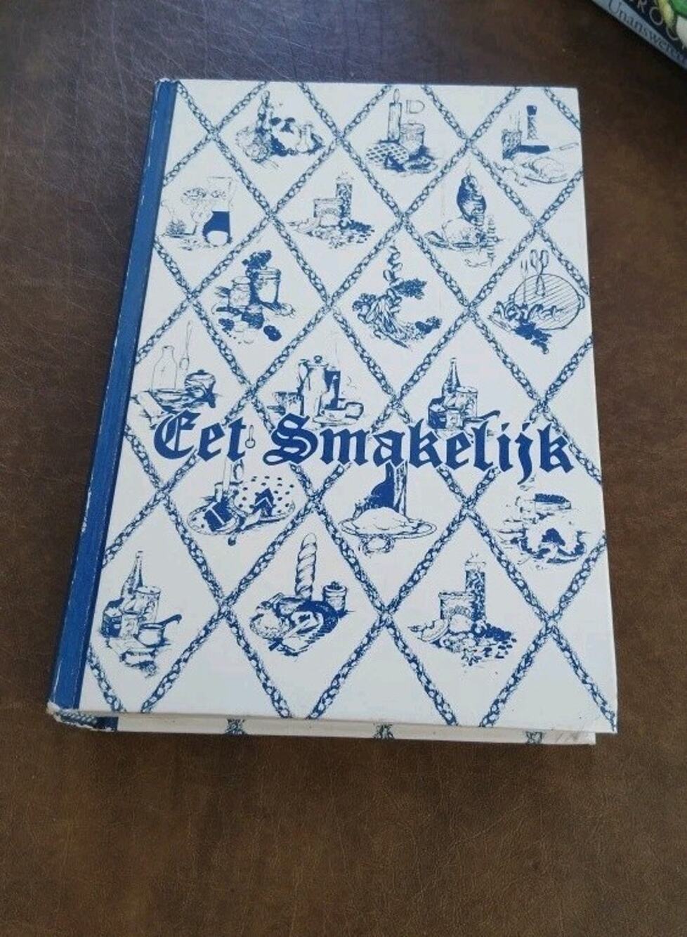 Eet Smakelijk Dutch Cookbook Junior League of Holland Michigan 1989 Vintage Book